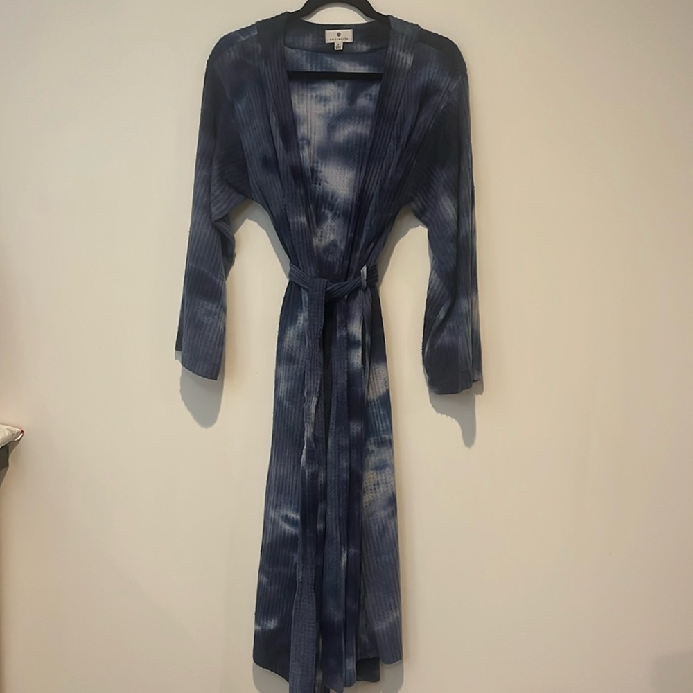 Tie-dye robe with belt!